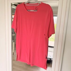 Like new! Nike Pro Dri-Fit Short sleeve shirt